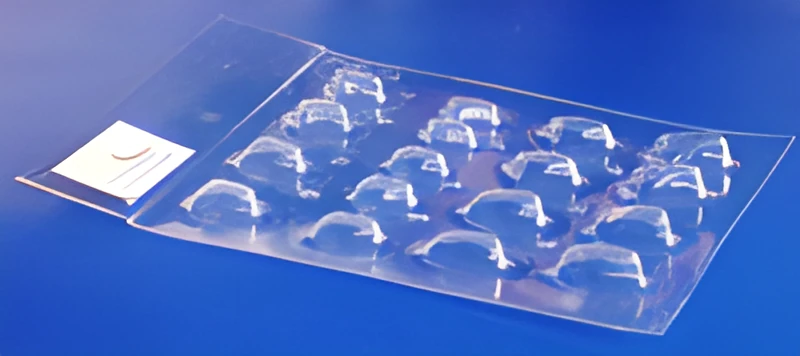 Transparent Crowns for Approximal Small/Medium Incisors